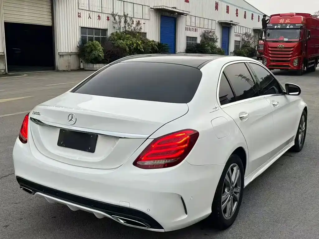 Mercedes-Benz C-Class — миниатюра 9
