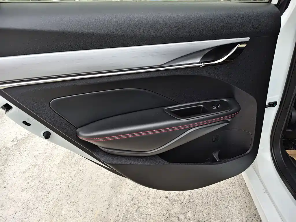Geely Binrui — миниатюра 9