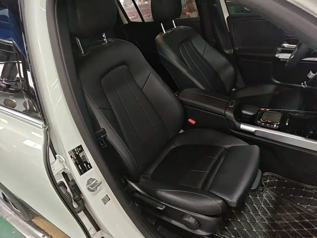 Mercedes-Benz GLB — миниатюра 25