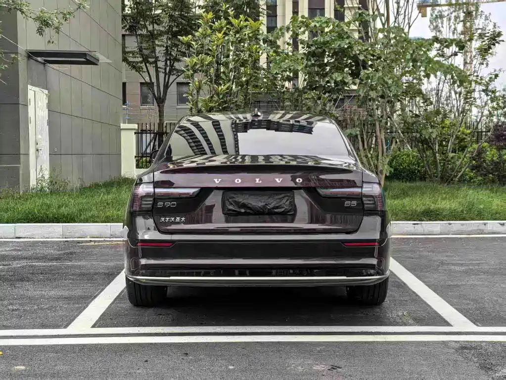 Volvo S90 2026 B5 Luxury