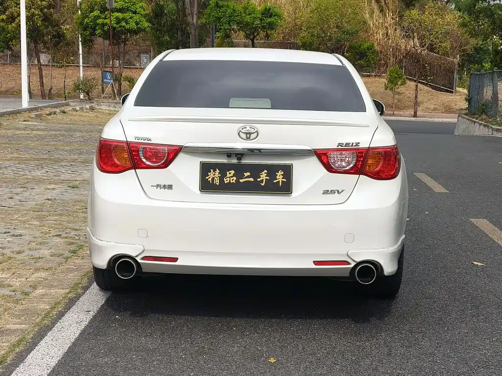 Toyota Reiz 2012 2.5V