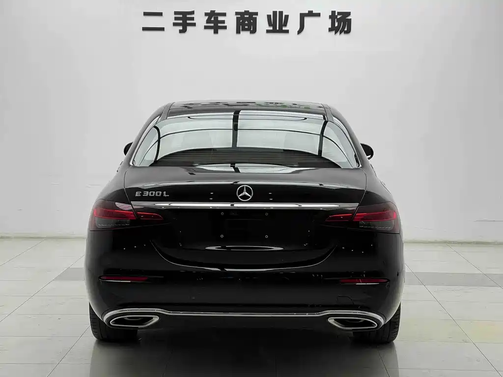 Mercedes-Benz E-Class — миниатюра 16