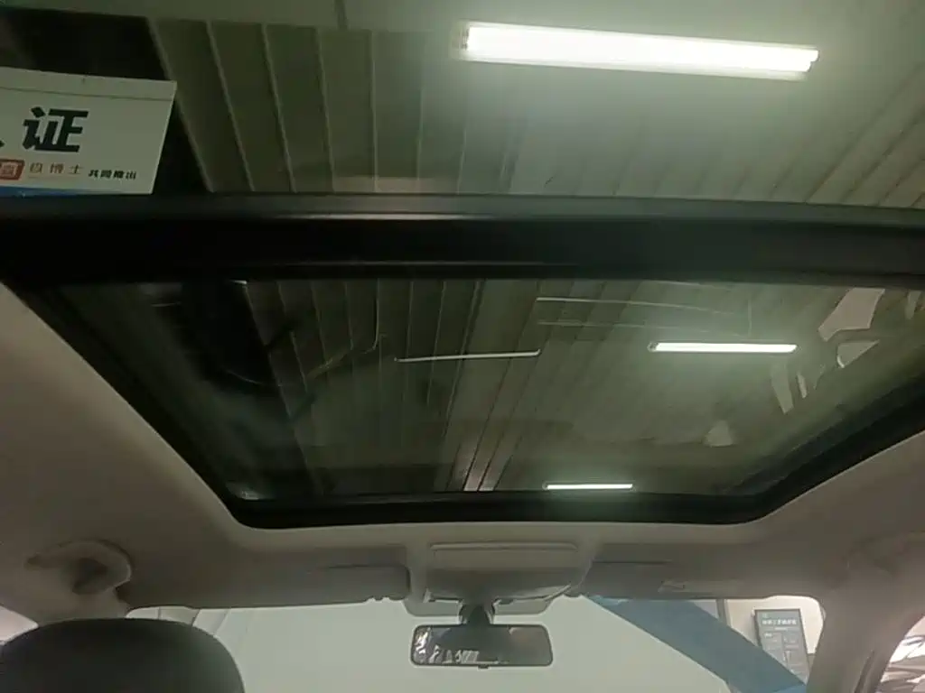 Volkswagen Tiguan L — миниатюра 18