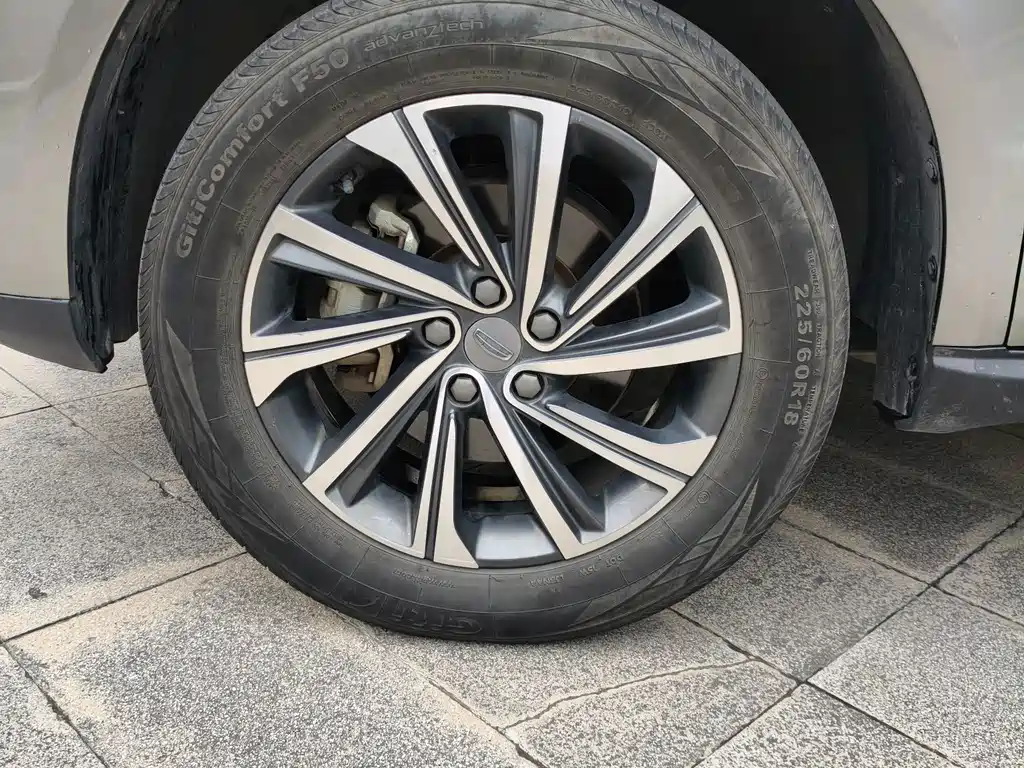 Geely Vision X6 — миниатюра 13