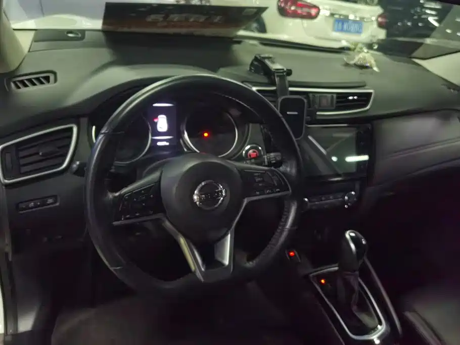 Nissan Qashqai — миниатюра 12