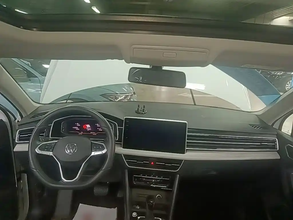 Volkswagen Tiguan L — миниатюра 10