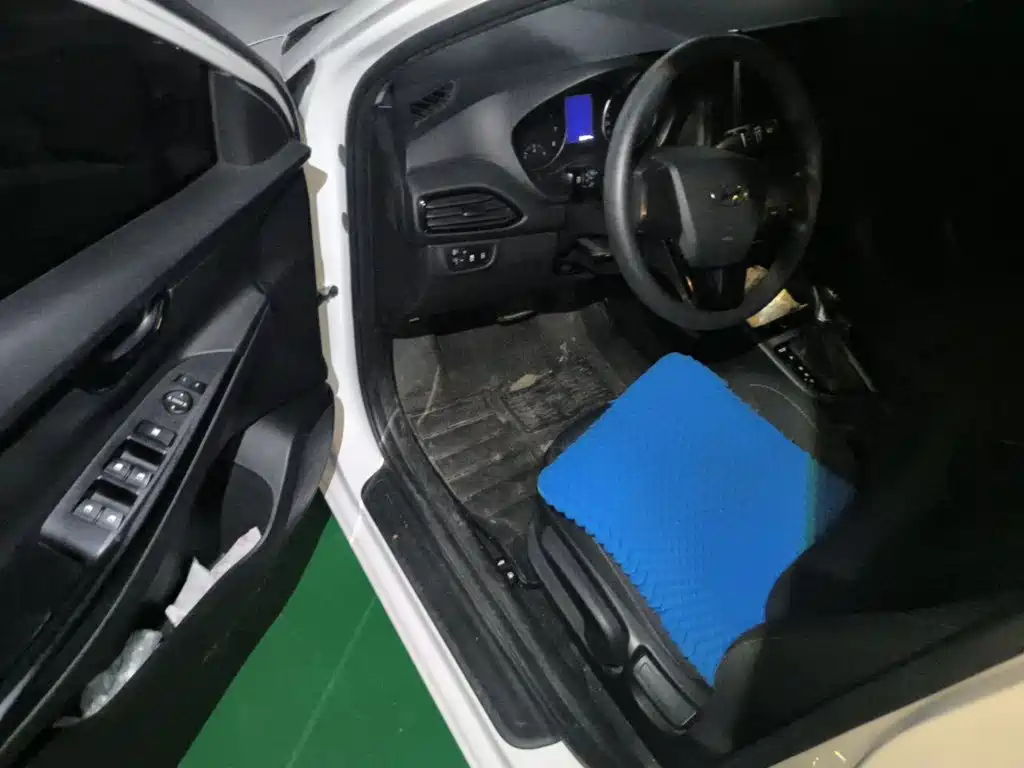 Hyundai Elantra — миниатюра 12