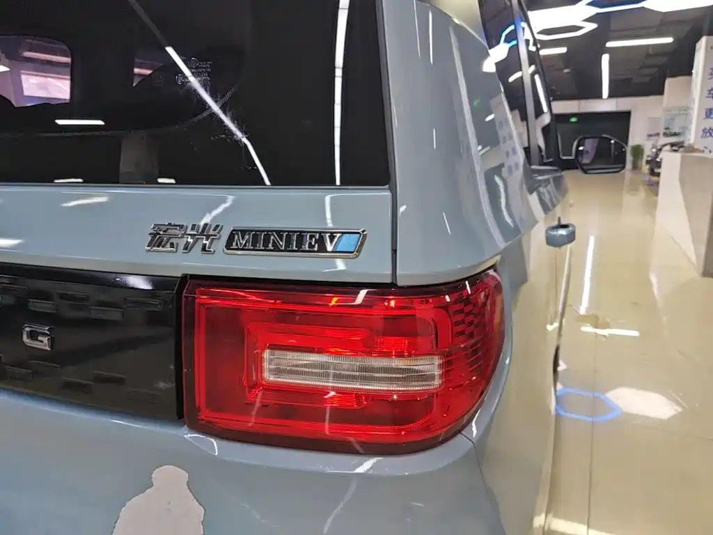 Wuling MINIEV — миниатюра 8