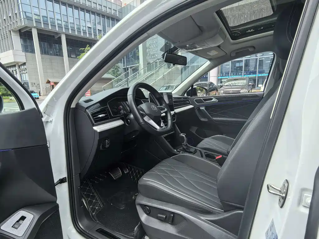 Volkswagen Tiguan L — миниатюра 4