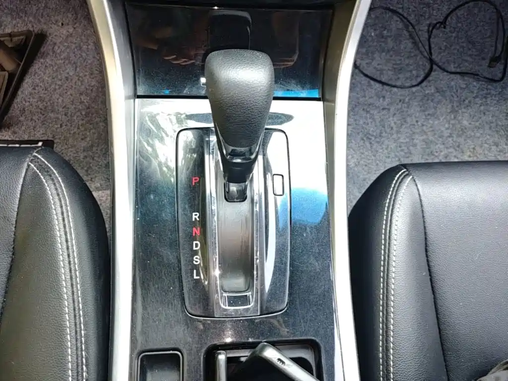 Honda Accord — миниатюра 14