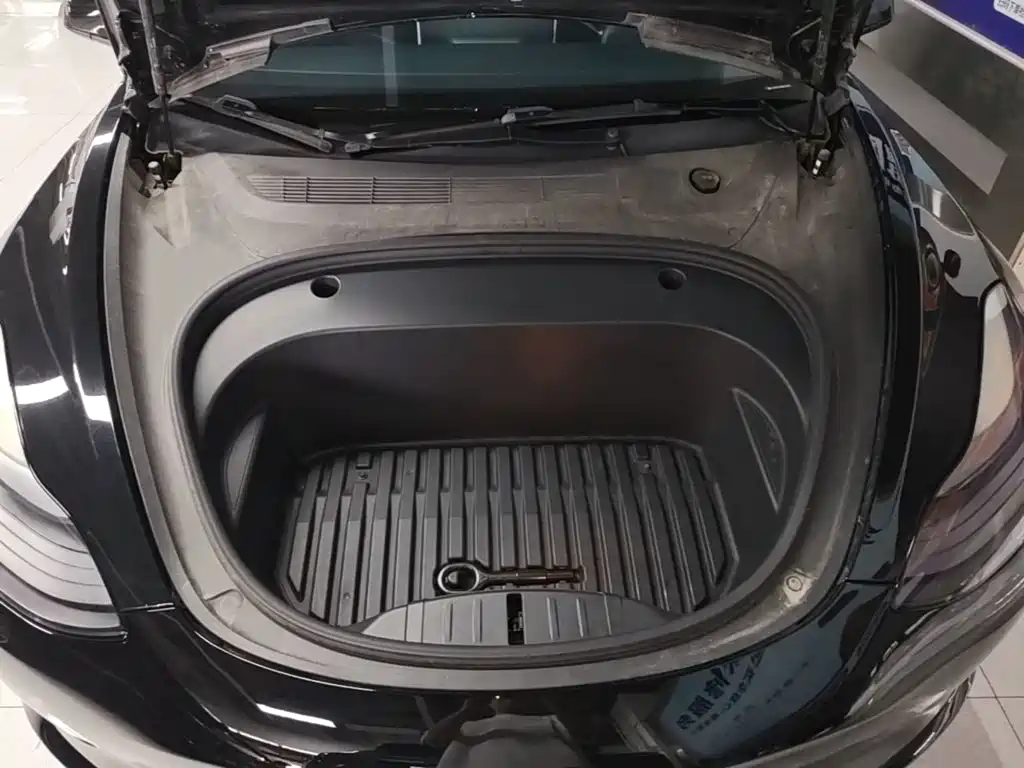 Tesla Model 3 — миниатюра 20