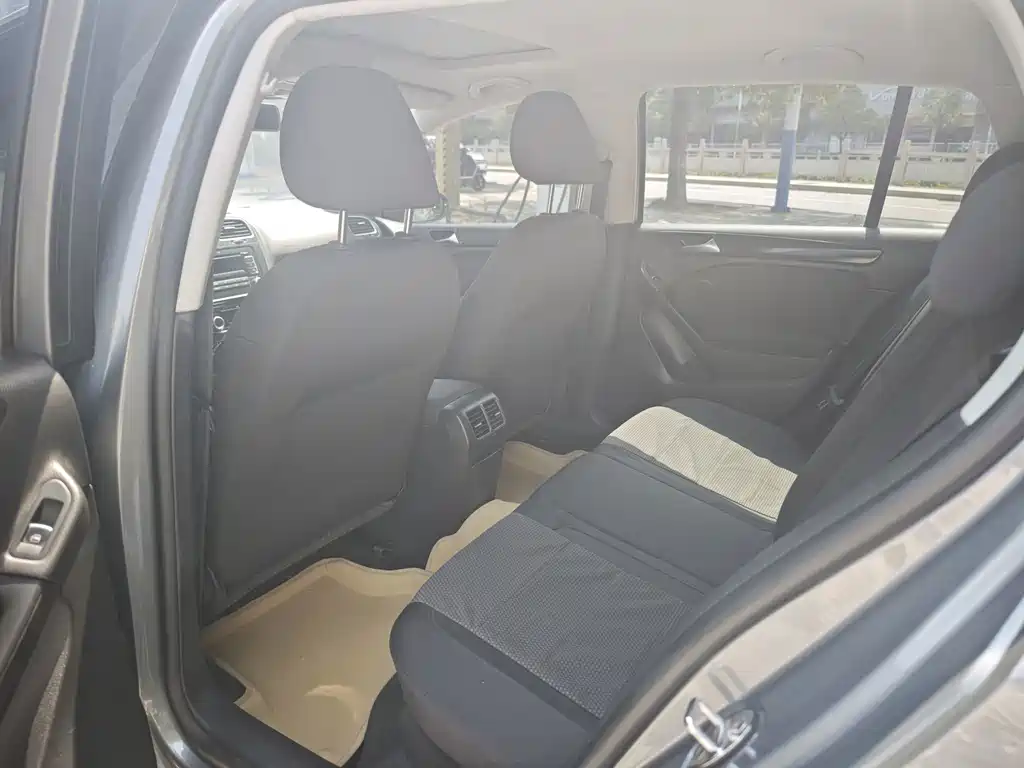 Volkswagen Golf — миниатюра 8