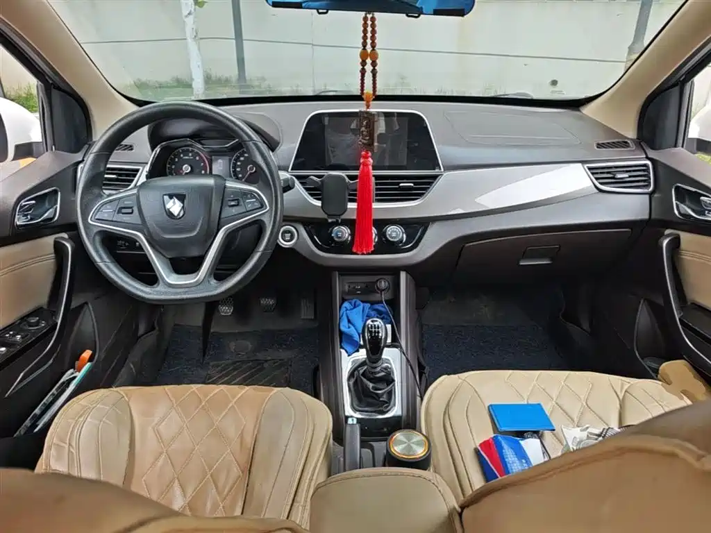 Baojun 310W 2017 1.5L MT Luxury VI