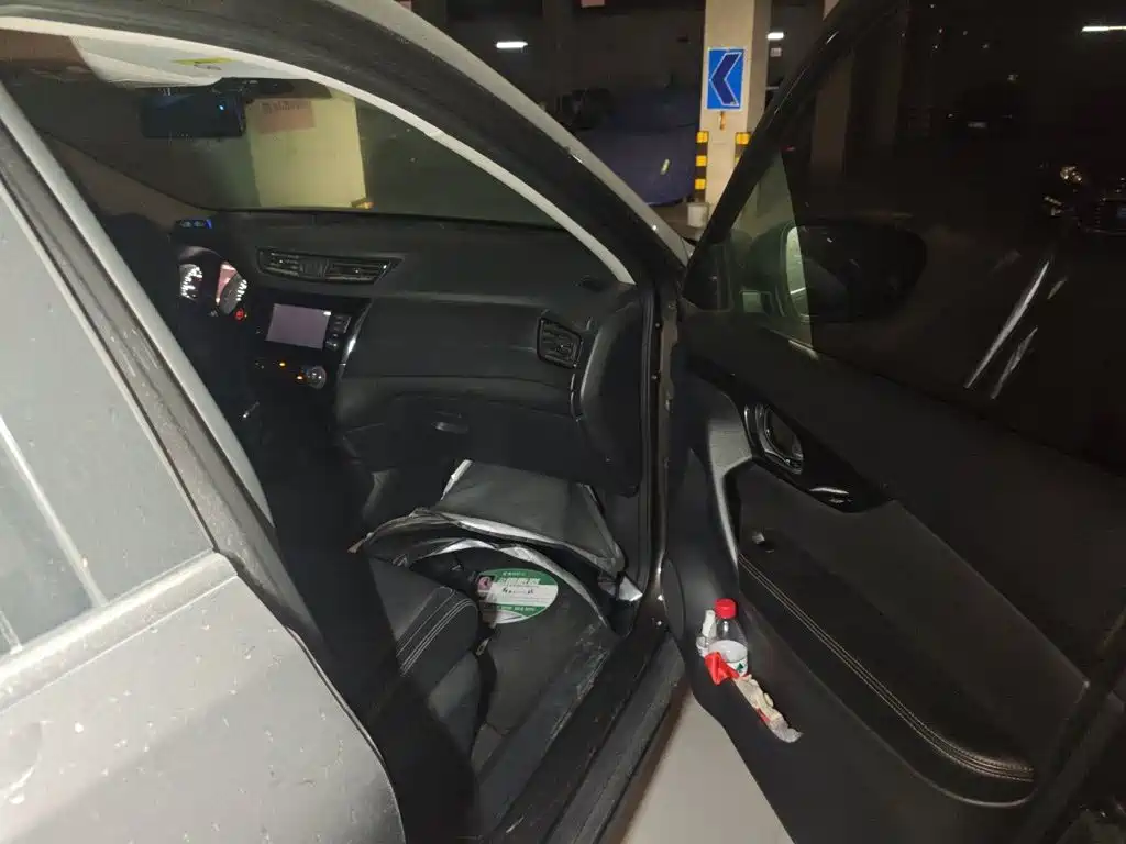 Nissan X-Trail — миниатюра 18