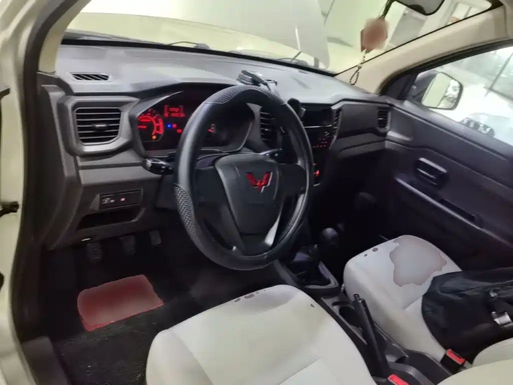Wuling Hongguang V — миниатюра 10