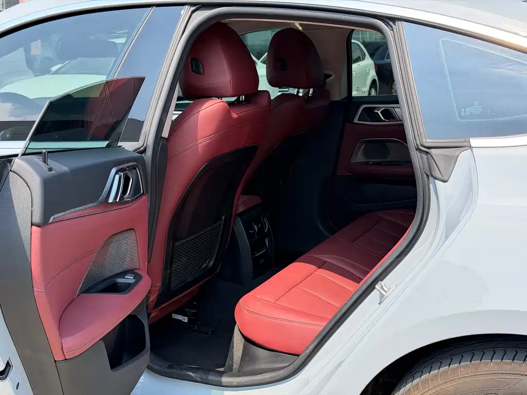 BMW i4 — миниатюра 6