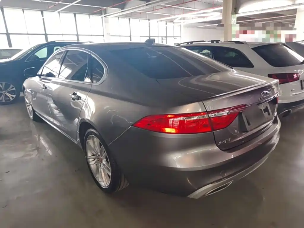 Jaguar XFL — миниатюра 5