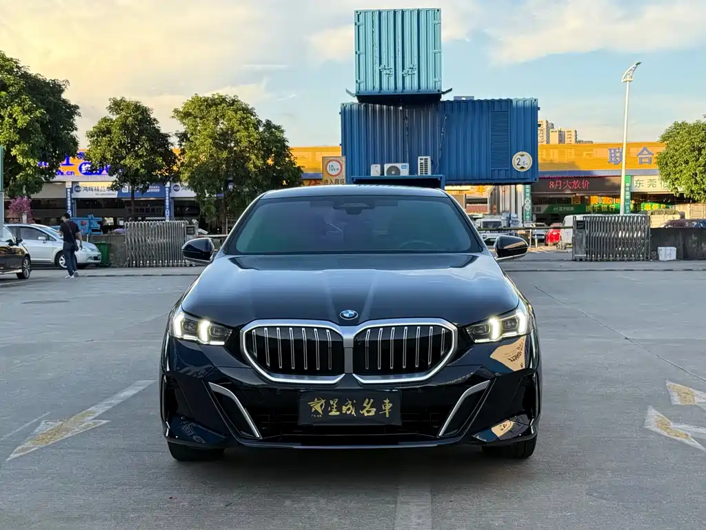 BMW  5 SERIES
