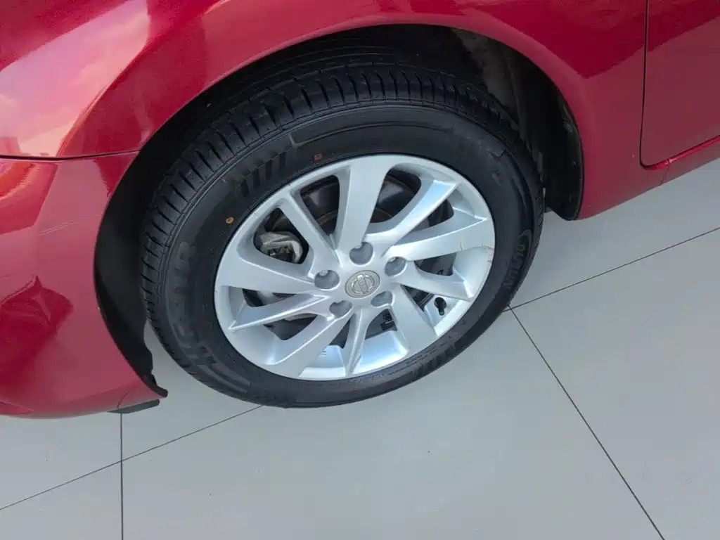 Nissan Tiida — миниатюра 23