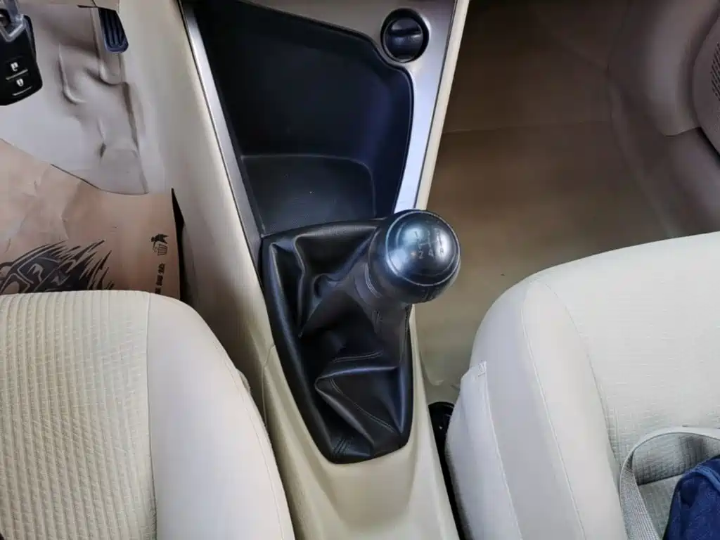 Toyota Yaris L — миниатюра 14