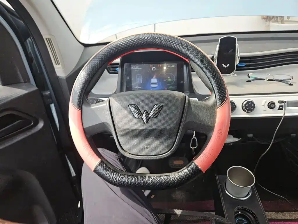 Wuling MINIEV — миниатюра 3