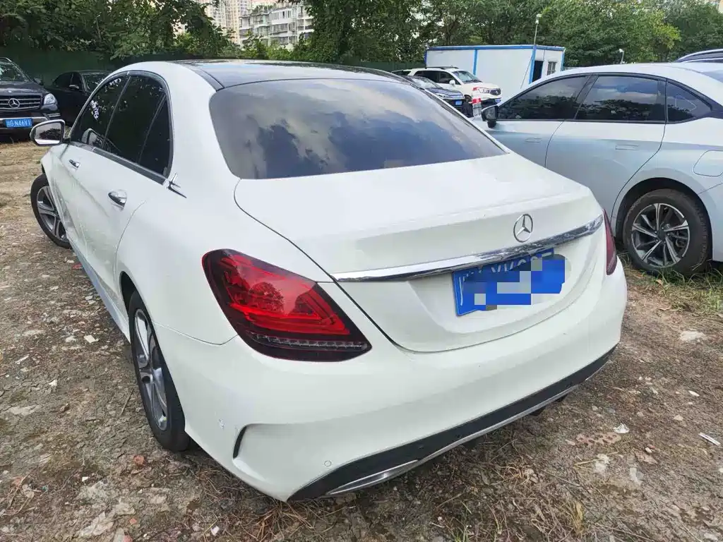 Mercedes-Benz C-Class — миниатюра 6