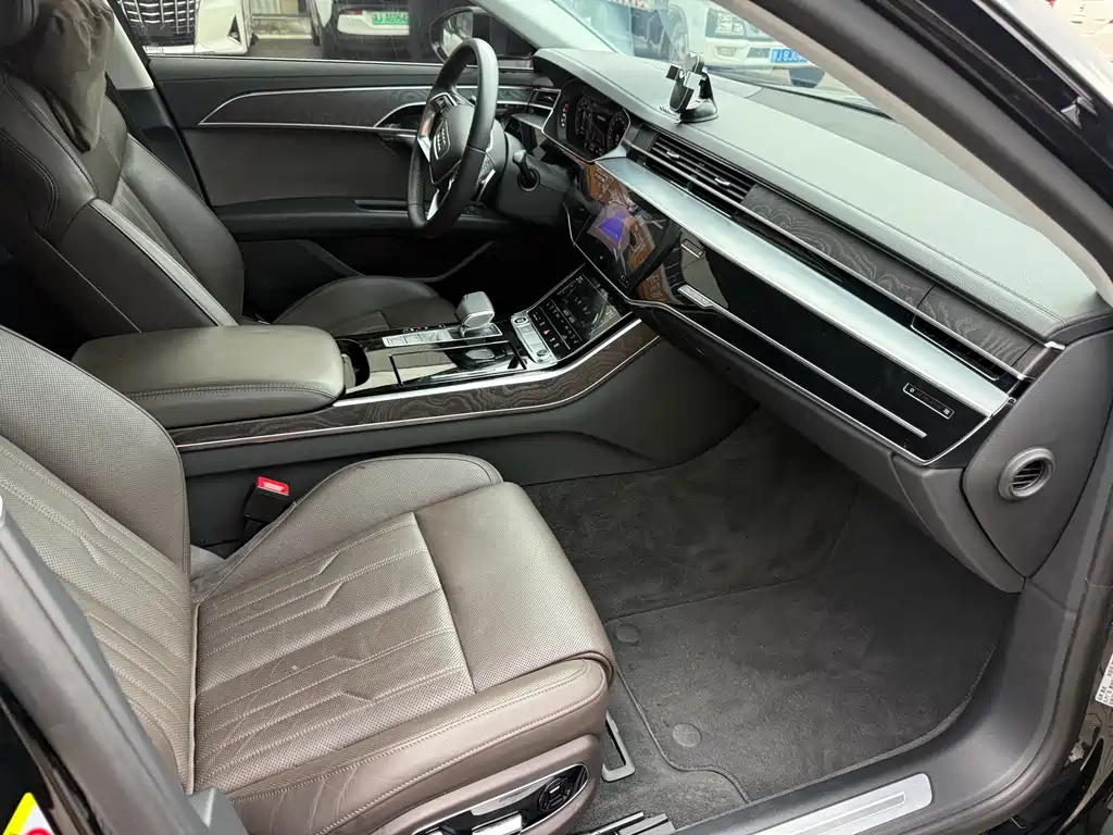 Audi A8 — миниатюра 6