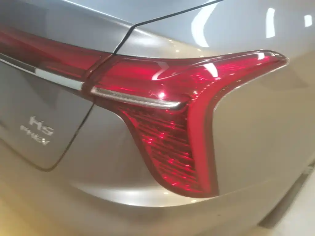 Hongqi Hongqi H5 PHEV — миниатюра 8