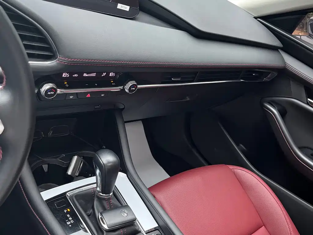 Mazda 3 Axela — миниатюра 10
