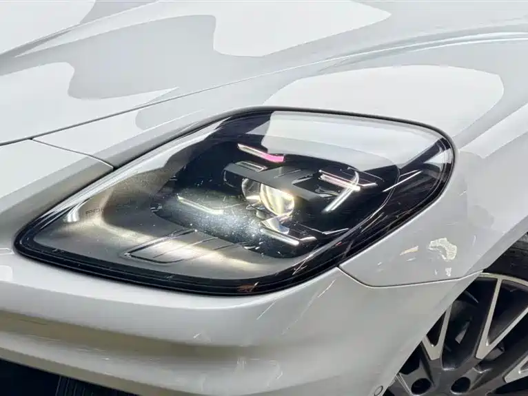 Porsche Panamera — миниатюра 7