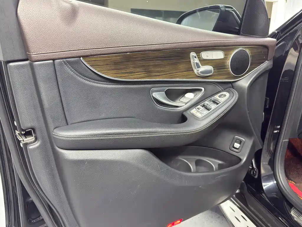 Mercedes-Benz GLC — миниатюра 16
