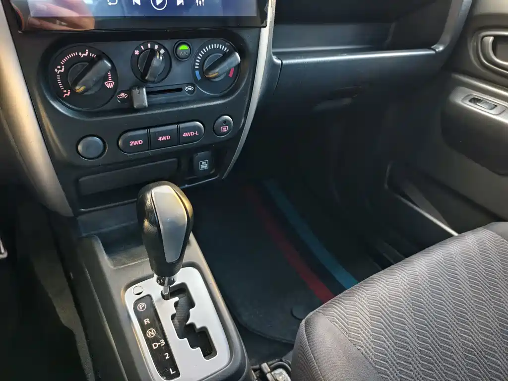 Suzuki Jimny — миниатюра 18