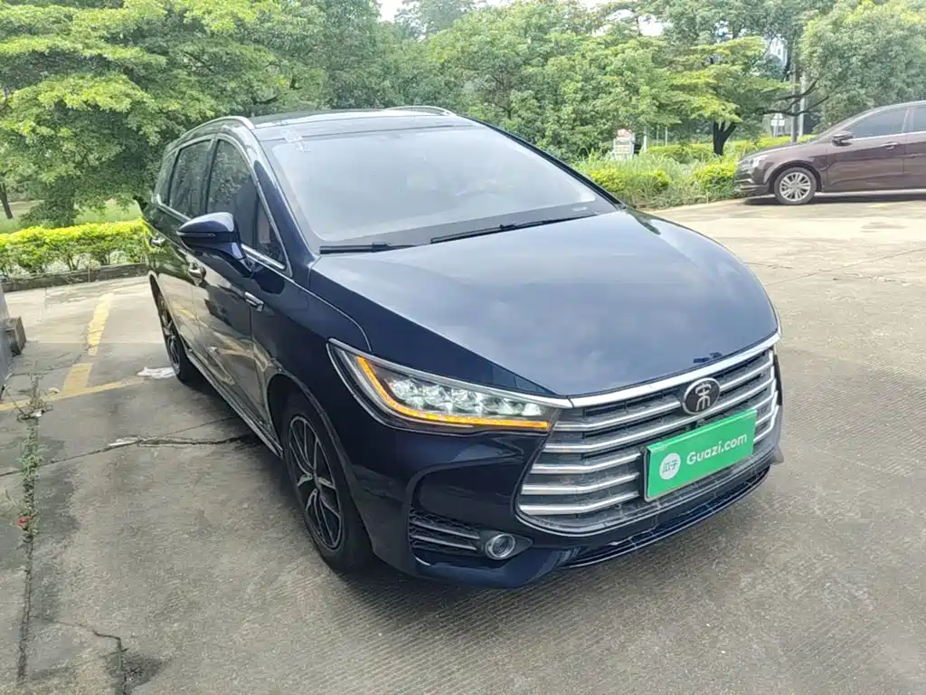 BYD MAX — миниатюра 4