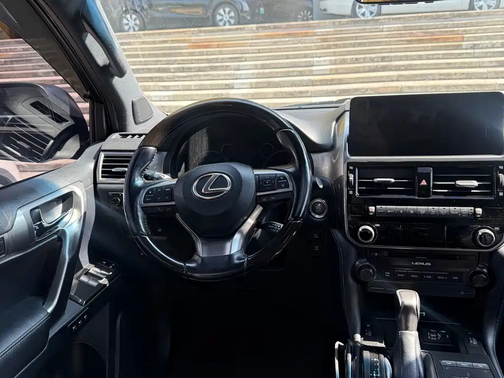 Lexus GX — миниатюра 8