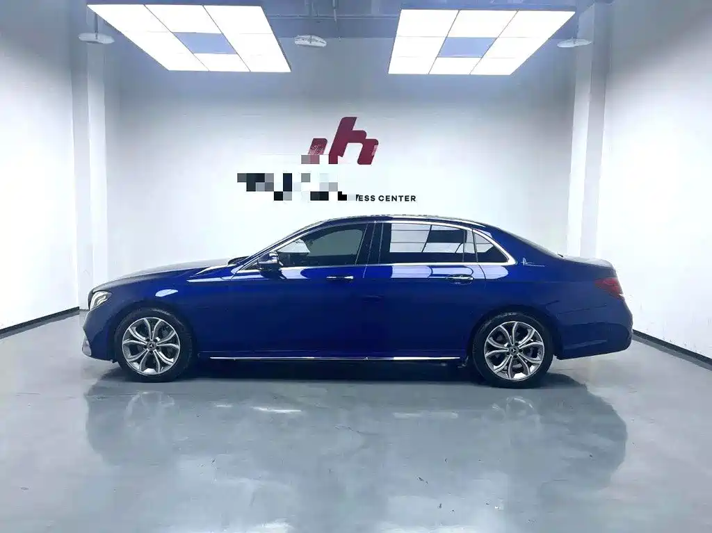 Mercedes-Benz E-Class — миниатюра 8