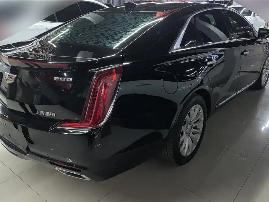 CADILLAC  XTS