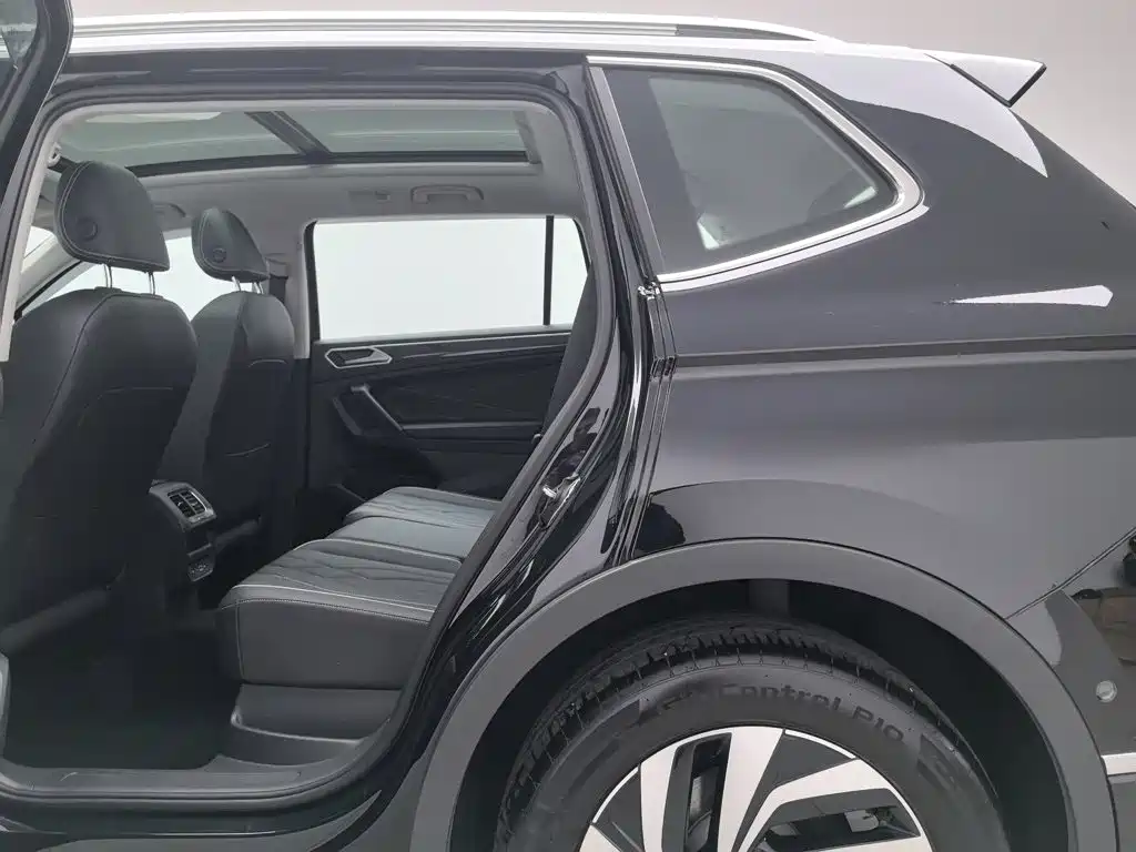 Volkswagen Tiguan L — миниатюра 15