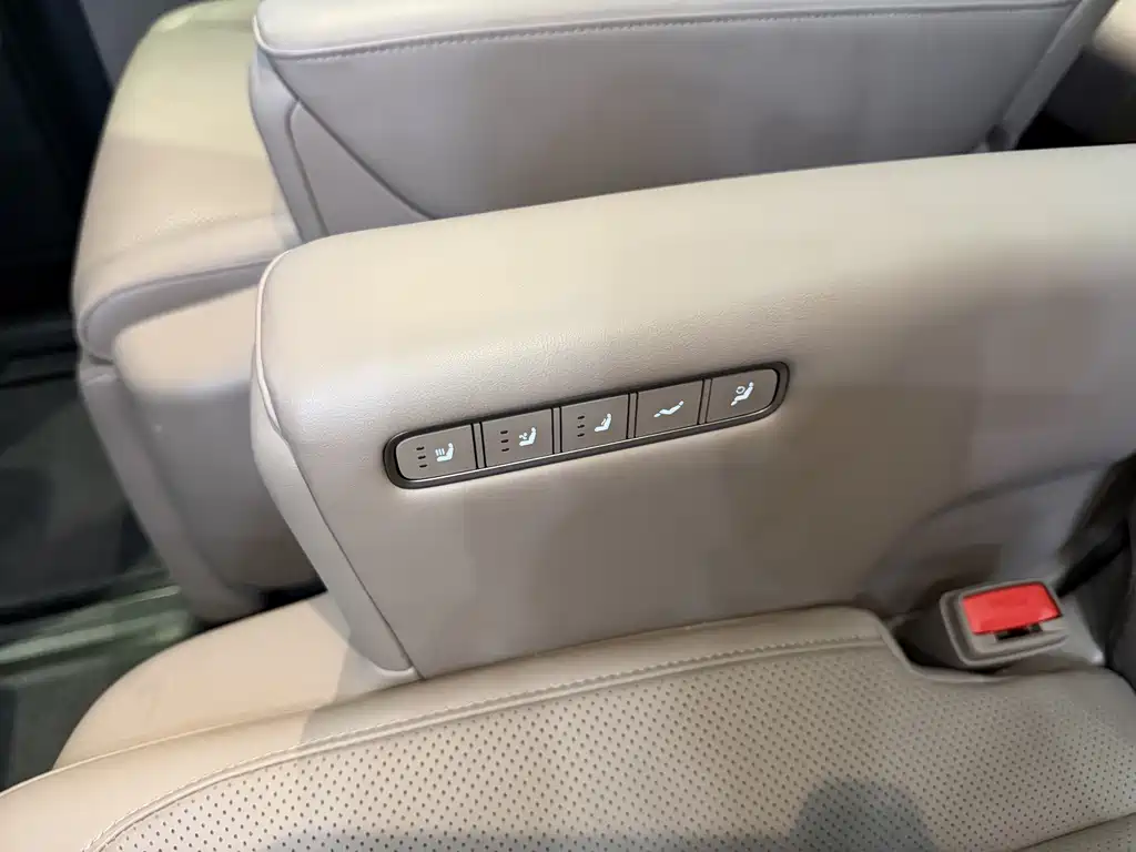 Li Auto Li MEGA — миниатюра 17