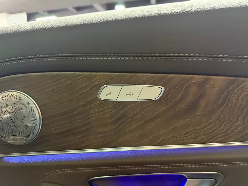 Mercedes-Benz E-Class — миниатюра 22