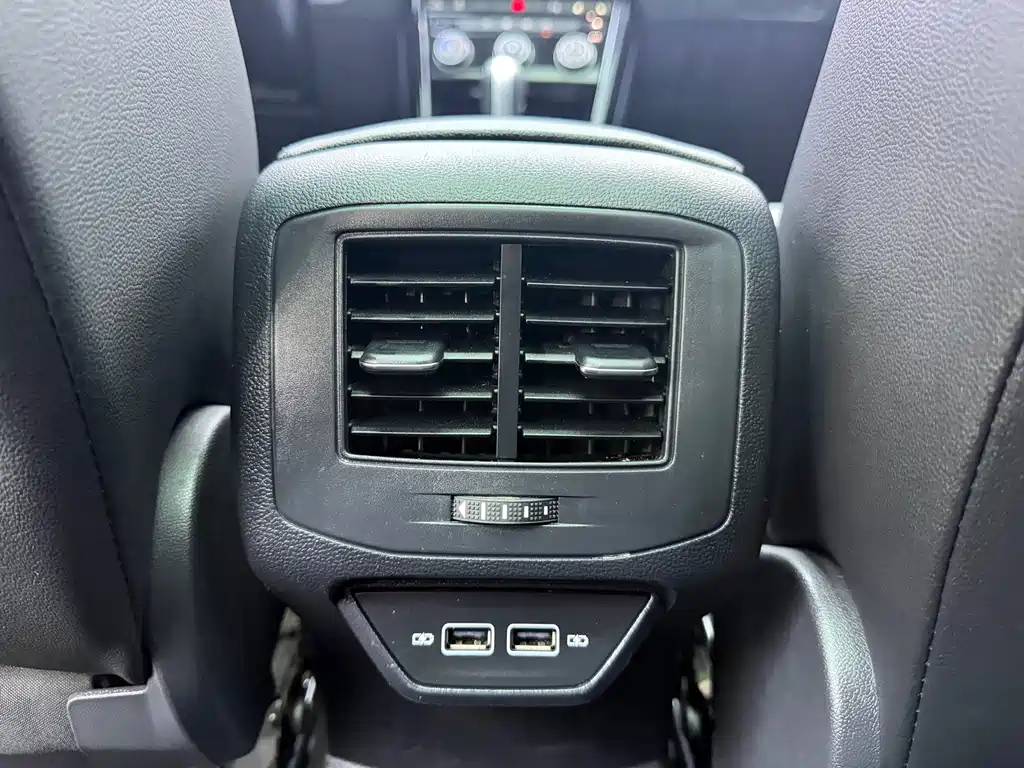 Volkswagen T-Roc — миниатюра 14