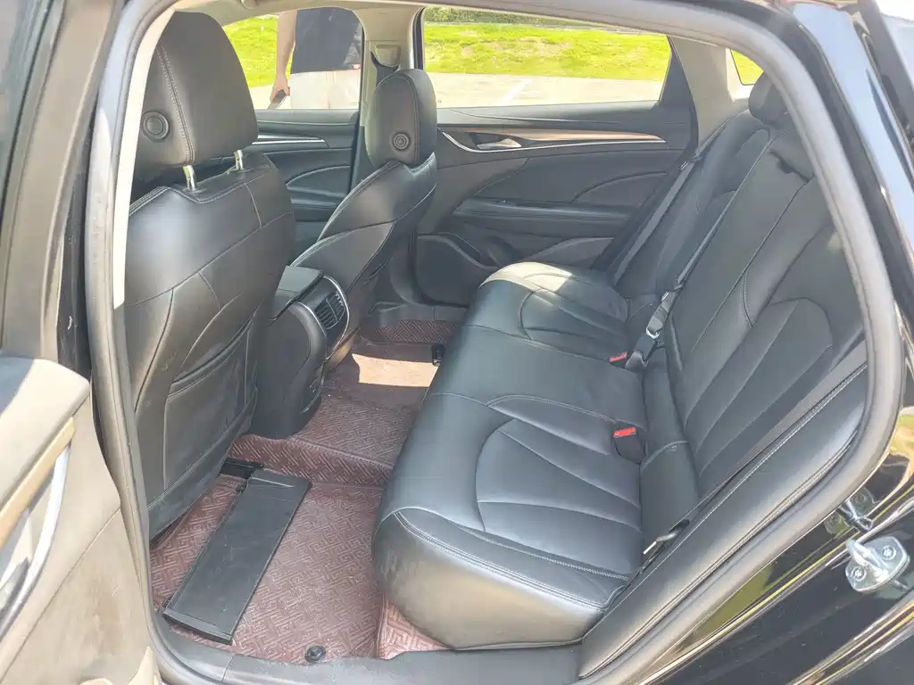Buick LaCrosse — миниатюра 9