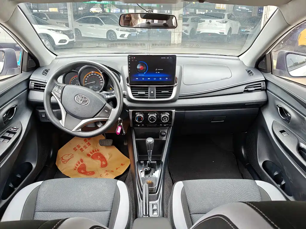 TOYOTA YARIS L ZHIXUAN