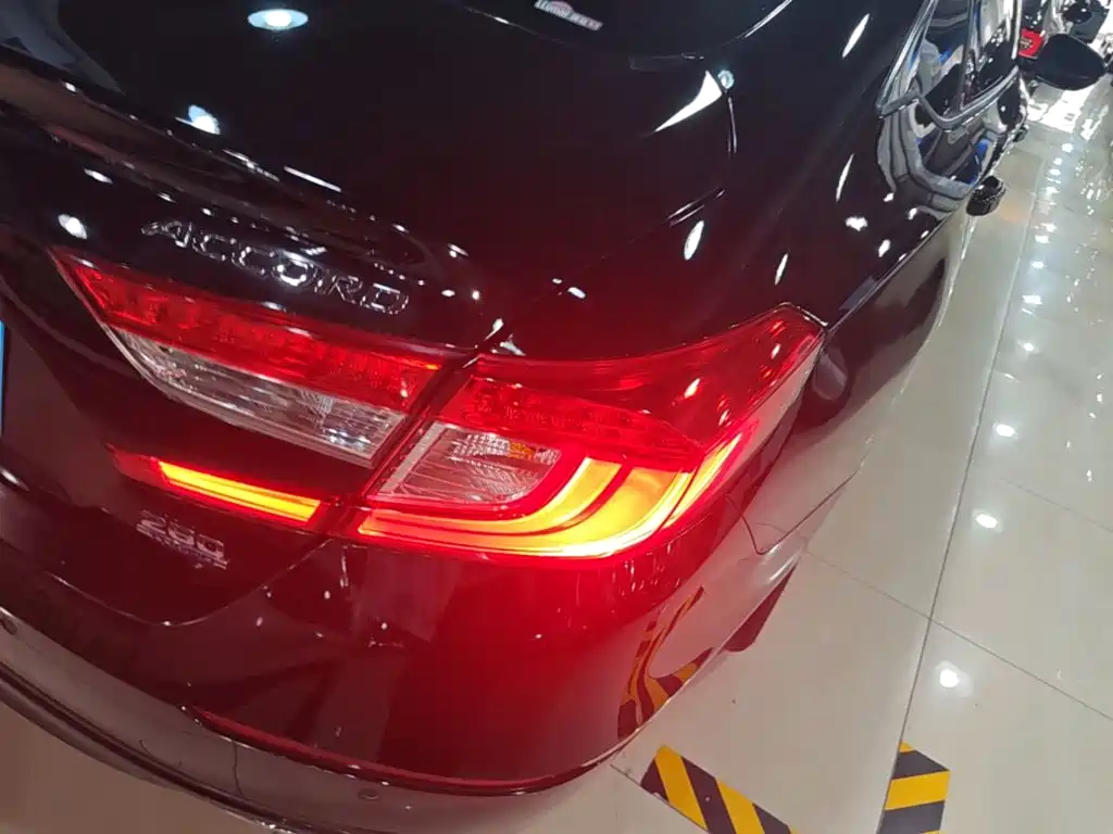 Honda Accord — миниатюра 8