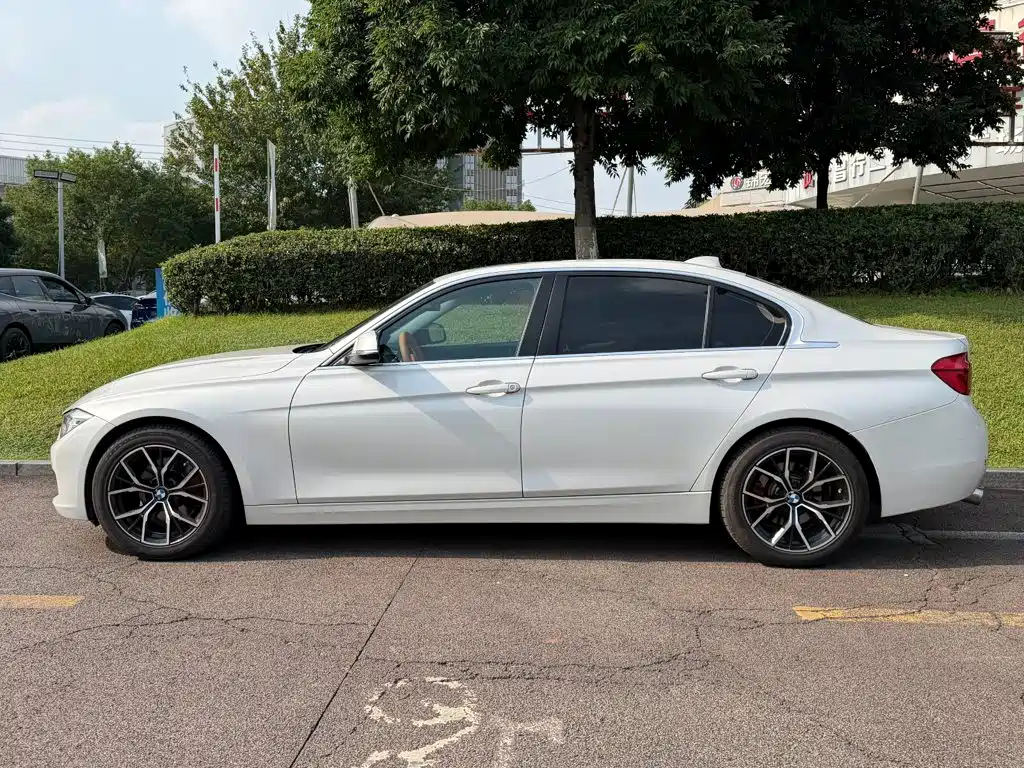 BMW 3 Series — миниатюра 3
