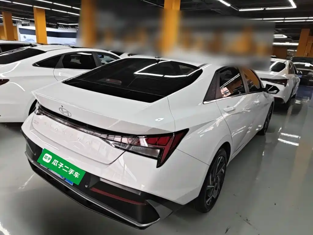 Hyundai Elantra — миниатюра 7