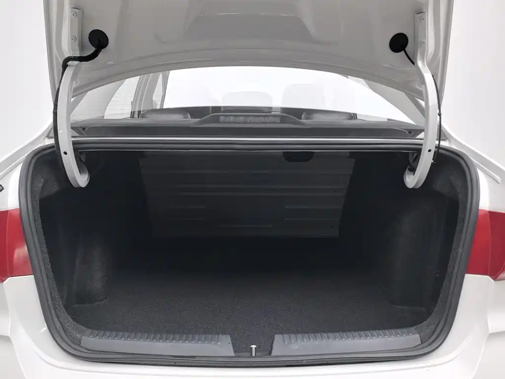 Volkswagen Santana — миниатюра 16