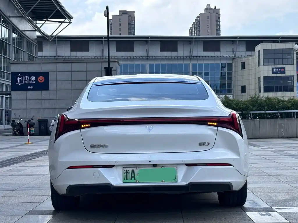 NEZHA AUTOMOBILE NEZHA S