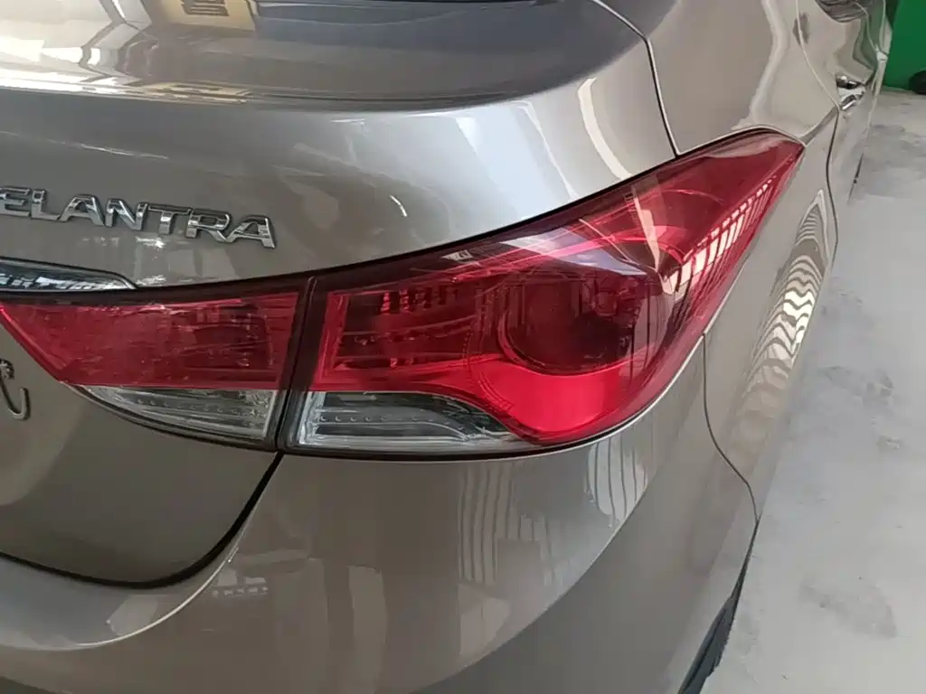Hyundai Elantra Langdong — миниатюра 8