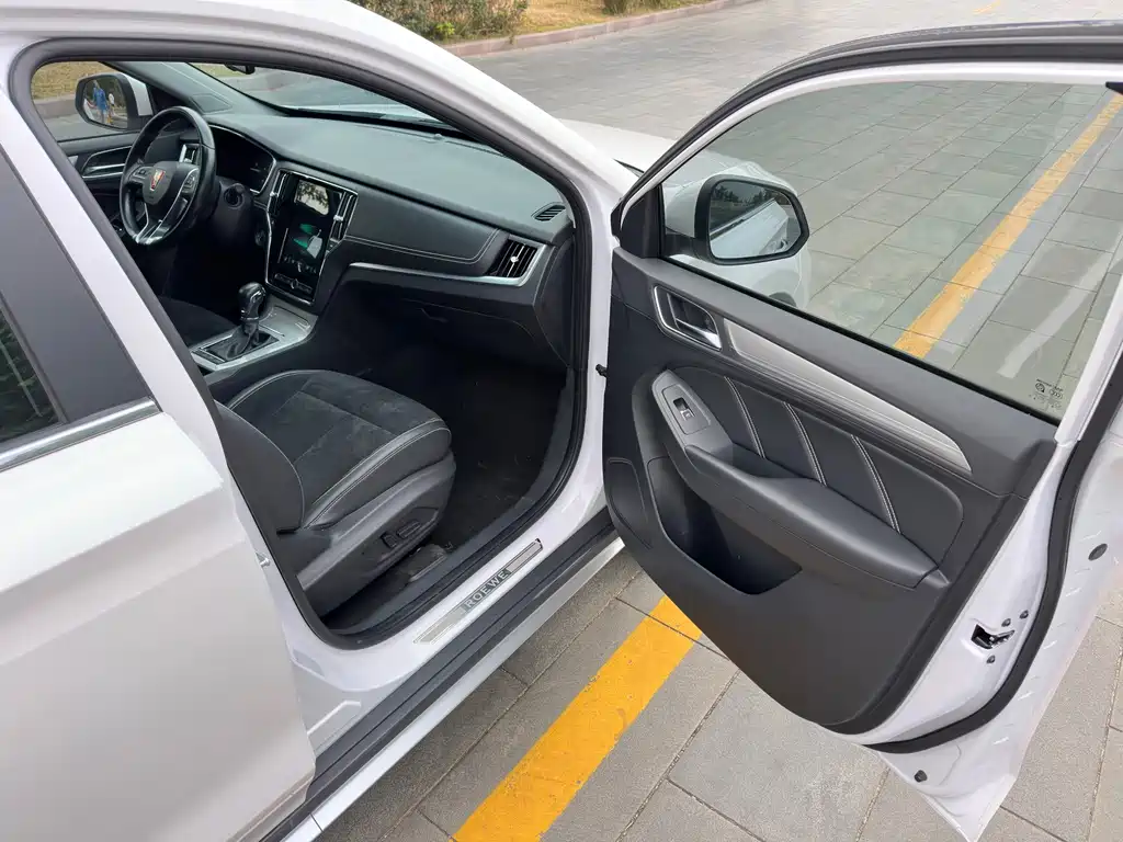 Roewe RX5 New Energy — миниатюра 8