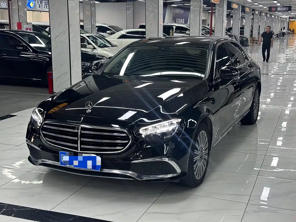 Mercedes-Benz E-Class 2022